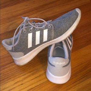Adidas cloud foam size 9 Grey and white shoes